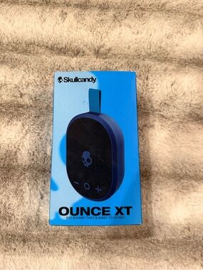 Skullcandy OUNCE XT Portable Speaker in Bright Blue